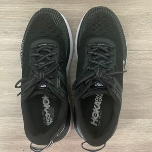 Hoka sneakers. Black/white Bondi 7. Size US 8.5 womens